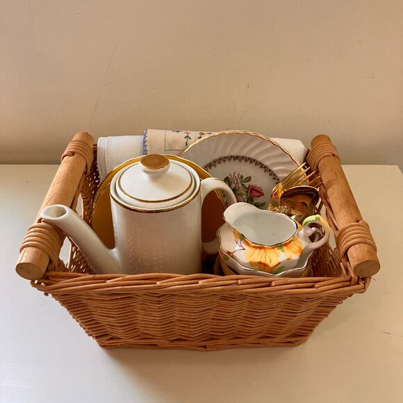 Vintage Tea for Two Hamper Set -Teapot, Teacups & Saucers, Cream & Sugar, Plates - Picture 10 of 11